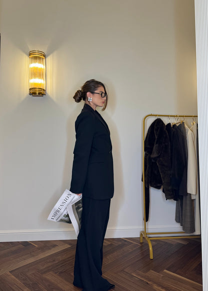 Tailleur Nero “Old Money Edition“ by Lumina