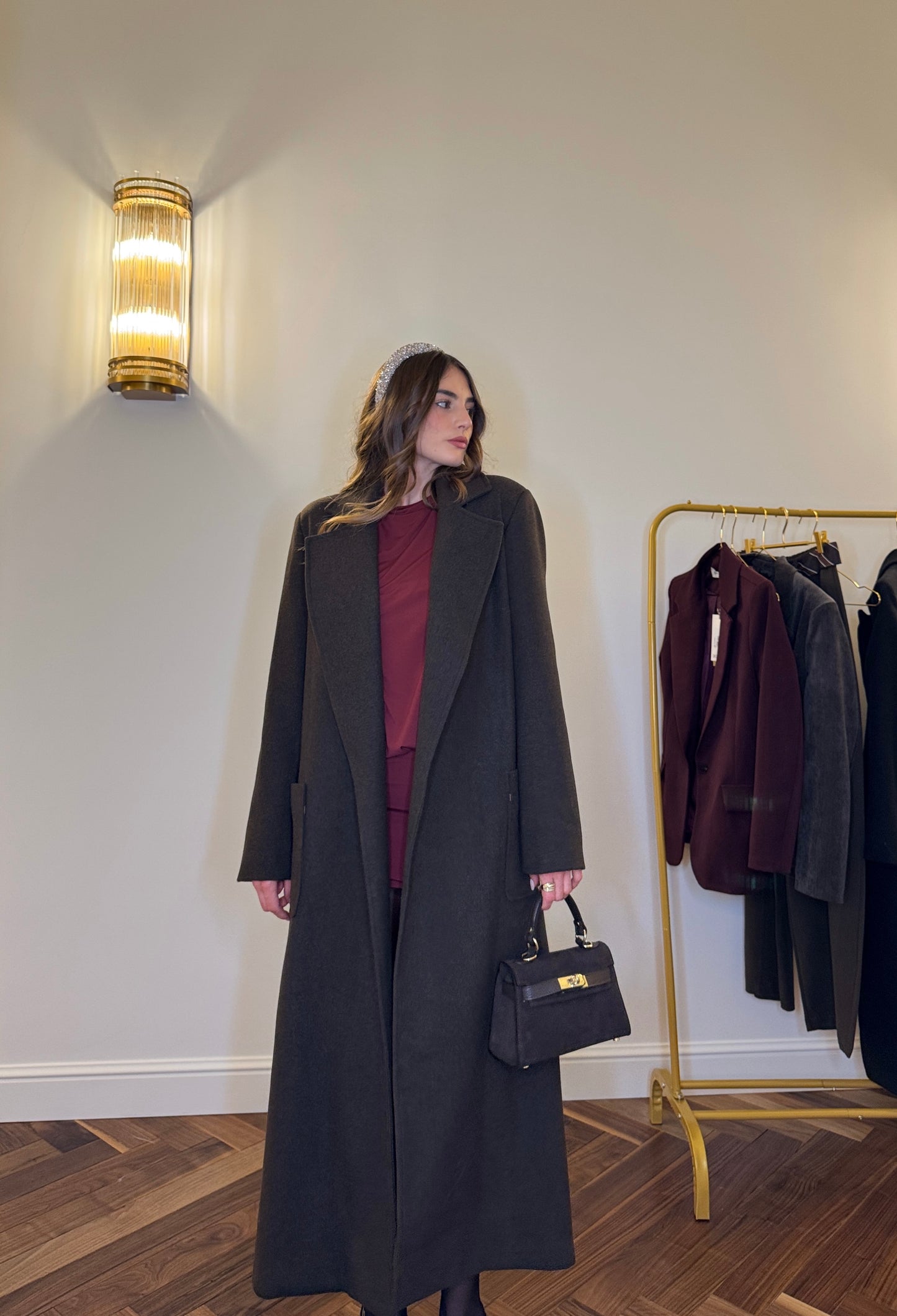 Cappotto Lungo con Cintura – Élégance Parisienne