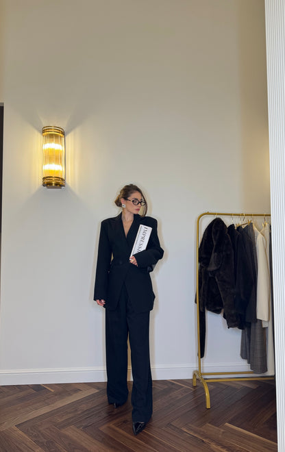 Tailleur Nero “Old Money Edition“ by Lumina